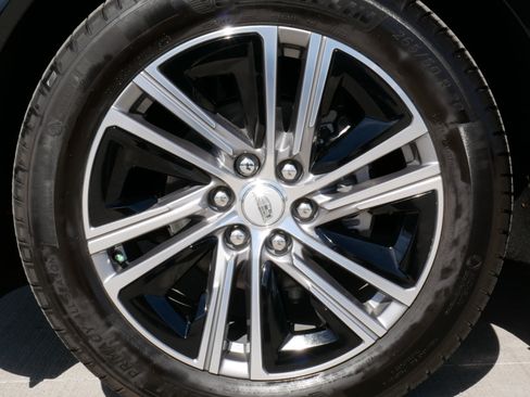 Used 2025 Cadillac Lyriq Luxury image 17