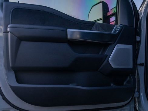 Used 2025 Ford F350 Platinum w/ FX4 Off-Road Package image 23