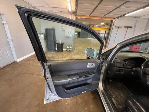 Used 2004 Mitsubishi Endeavor Limited image 22