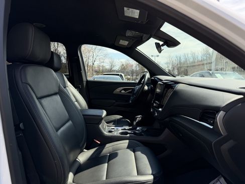 Used 2023 Chevrolet Traverse LT w/ LPO, Floor Liner Package image 16