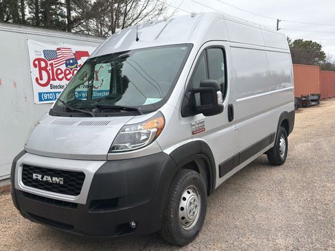 Used 2021 RAM ProMaster 2500 w/ Convenience Group image 6
