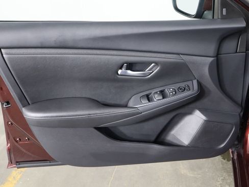 Used 2025 Nissan Sentra SV FWD image 19