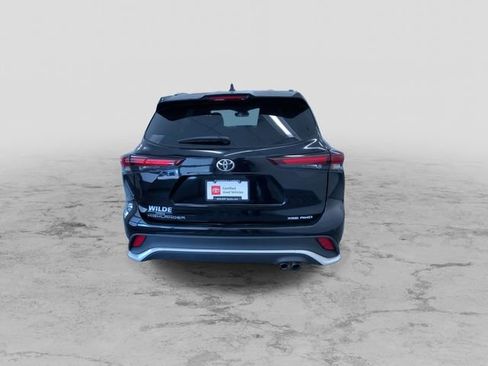Certified 2025 Toyota Highlander XSE AWD/4WD image 8