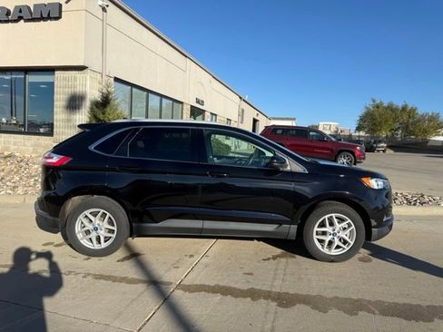 Used 2022 Ford Edge SEL w/ Convenience Package image 4