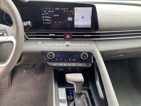 Used 2023 Hyundai Elantra SEL w/ Convenience Package image 24