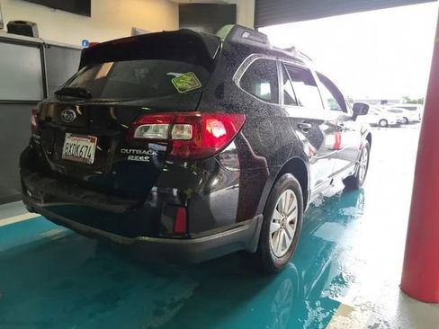 Used 2016 Subaru Outback 2.5i Premium AWD/4WD image 4