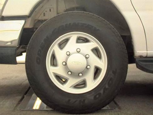 Used 2013 Ford E-350 and Econoline 350 XLT RWD image 9