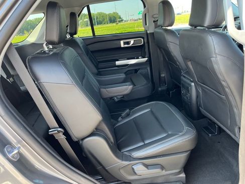 Used 2023 Ford Explorer XLT w/ Equipment Group 202A image 17