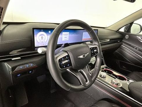 Used 2025 Genesis GV80 2.5T Standard AWD/4WD image 13