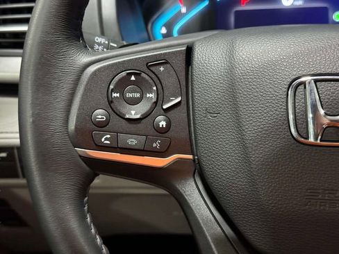 Used 2023 Honda Odyssey EX-L image 17