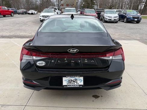 Used 2021 Hyundai Elantra SEL image 6