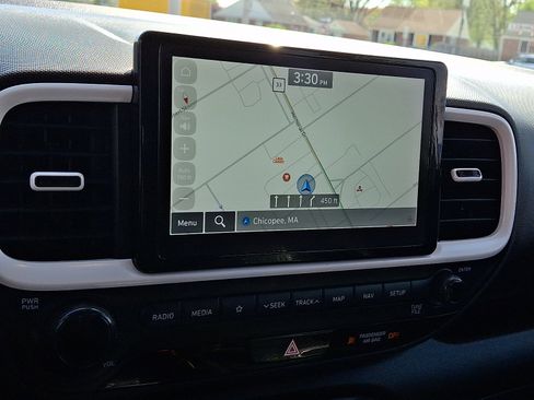 Used 2022 Hyundai Venue Limited w/ Cargo Package FWD image 16