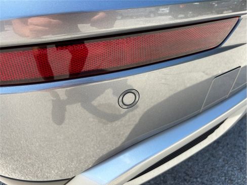 Used 2023 Mitsubishi Outlander SE image 17