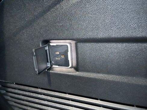 Used 2023 Chevrolet Tahoe LS AWD/4WD image 9
