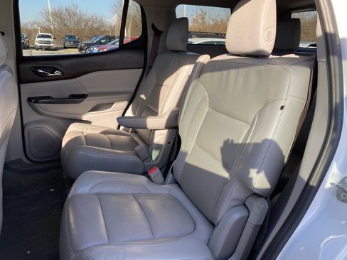 Used 2018 GMC Acadia SLT w/ LPO, Floor Liner Package image 21
