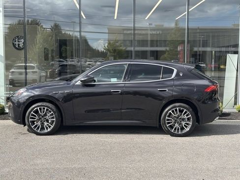New 2025 Maserati Grecale GT image 3
