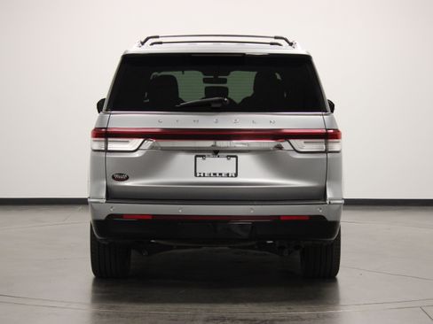 Used 2023 Lincoln Navigator Reserve AWD/4WD image 7