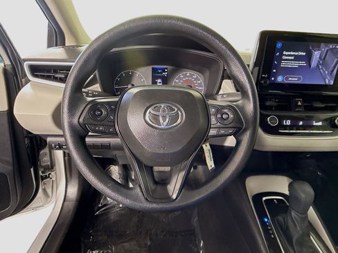 Used 2025 Toyota Corolla LE FWD image 13