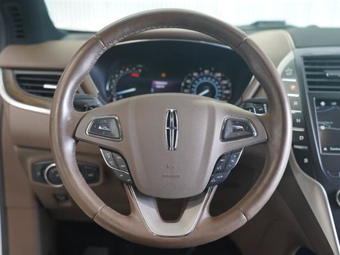 Used 2017 Lincoln MKC Reserve w/ Lincoln MKC Climate Package FWD image 12