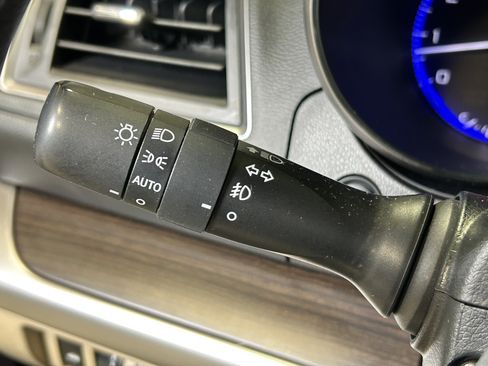 Used 2017 Subaru Legacy 2.5i Limited image 25