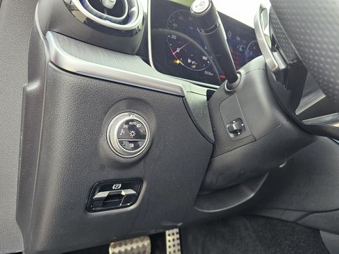 Used 2025 Mercedes-Benz C 300 4MATIC Sedan image 7