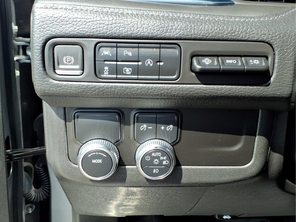 Used 2023 GMC Yukon Denali RWD image 25