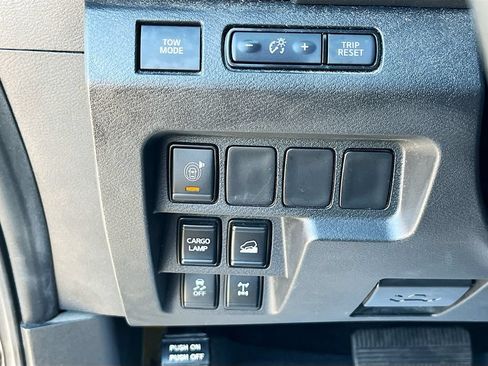Used 2025 Nissan Frontier PRO-4X AWD/4WD image 10