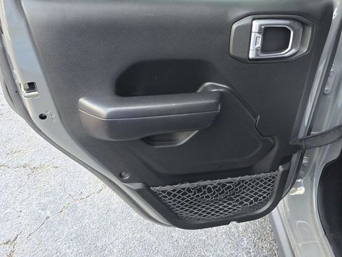 Used 2018 Jeep Wrangler Unlimited Rubicon AWD/4WD image 34