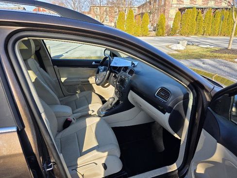 Used 2014 Volkswagen Jetta SE image 18