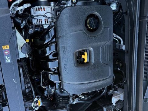 Used 2019 Hyundai Elantra SE FWD image 14