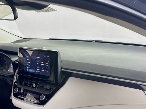 Used 2025 Toyota Corolla LE w/ LE Premium Package image 24