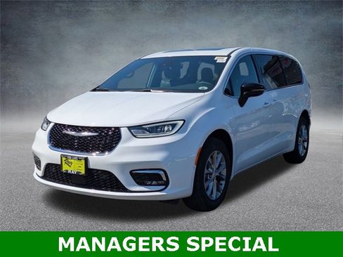 New 2026 Chrysler Pacifica Select image 8