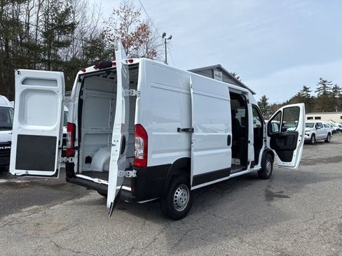 Used 2025 RAM ProMaster 2500 w/ Convenience Group image 17