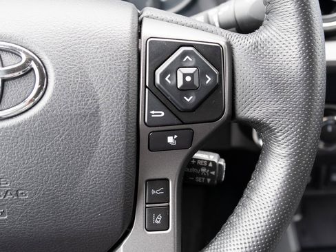 Used 2021 Toyota Tacoma TRD Off-Road image 8