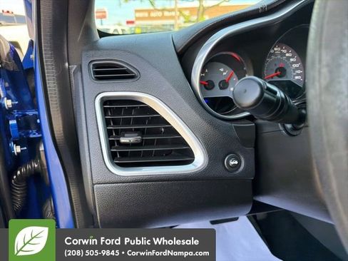 Used 2013 Dodge Avenger SE FWD image 12