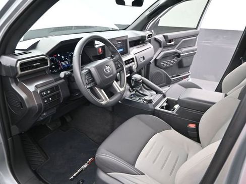 Used 2025 Toyota Tacoma TRD Off-Road image 6