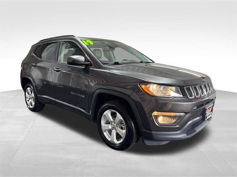 Used 2019 Jeep Compass Latitude AWD/4WD image 3