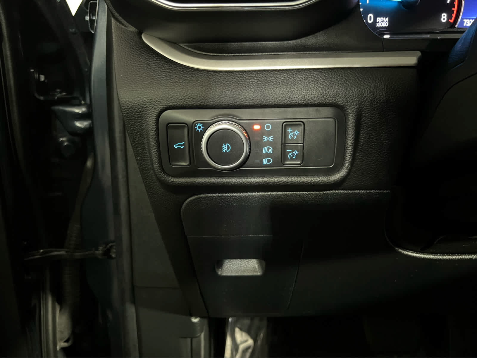 Used 2022 Ford Explorer XLT w/ Equipment Group 202A AWD/4WD image 19