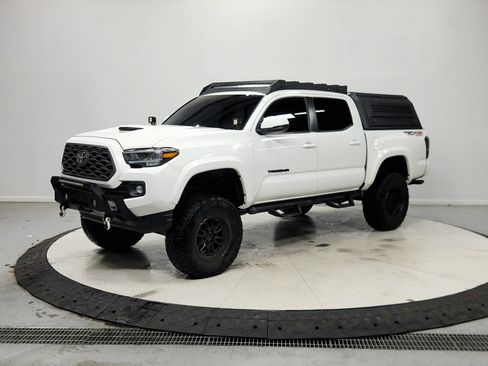 Used 2023 Toyota Tacoma TRD Sport AWD/4WD image 4