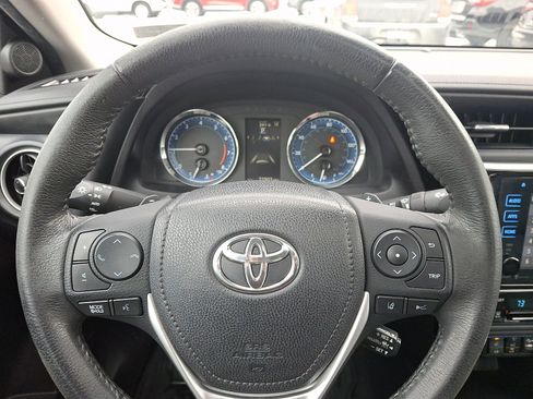 Used 2017 Toyota Corolla XSE image 19