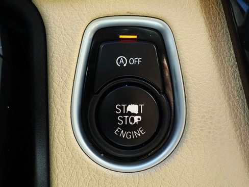 Used 2017 BMW 320i Sedan image 51