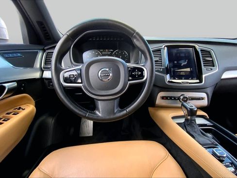 Used 2017 Volvo XC90 T6 Momentum w/ Vision Package AWD/4WD image 6