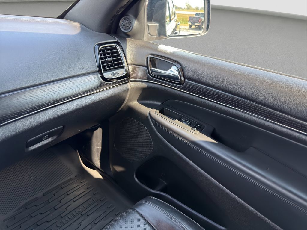Used 2021 Jeep Grand Cherokee High Altitude AWD/4WD image 17