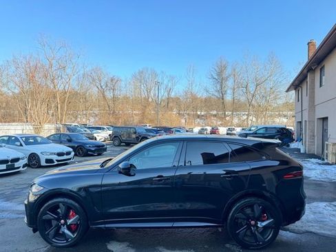 Used 2023 Jaguar F-PACE SVR image 10