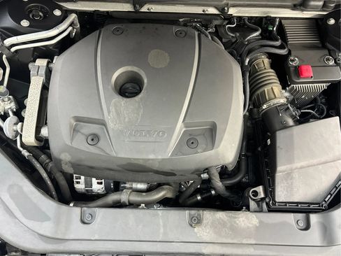 Used 2020 Volvo XC60 T6 Momentum image 31