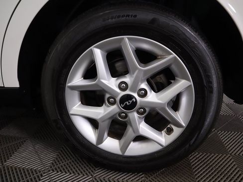 Used 2023 Kia Soul S image 32