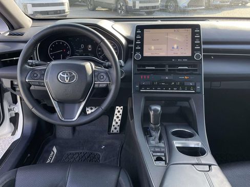 Used 2021 Toyota Avalon XSE FWD image 4