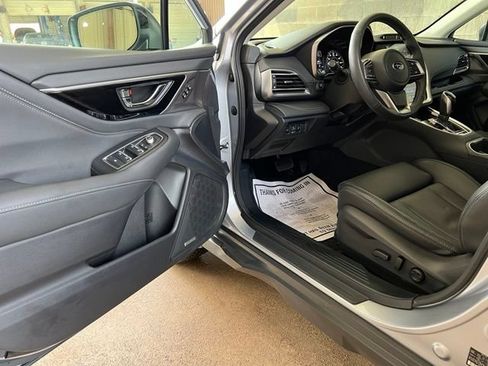 Used 2025 Subaru Outback Limited AWD/4WD image 22