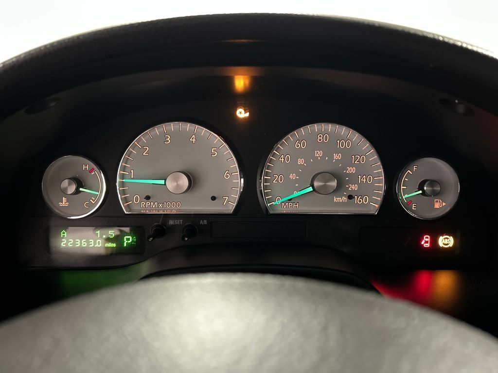 Used 2004 Ford Thunderbird RWD image 14