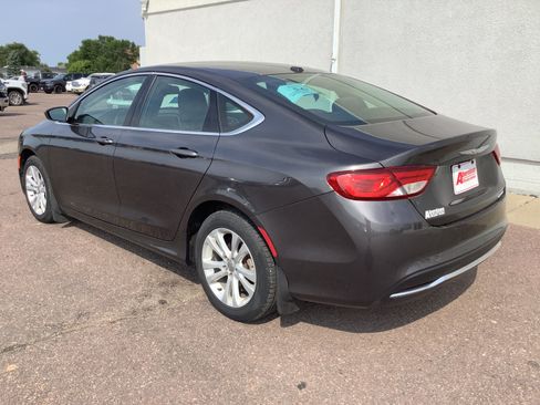 Used 2015 Chrysler 200 Limited w/ Convenience Group FWD image 6